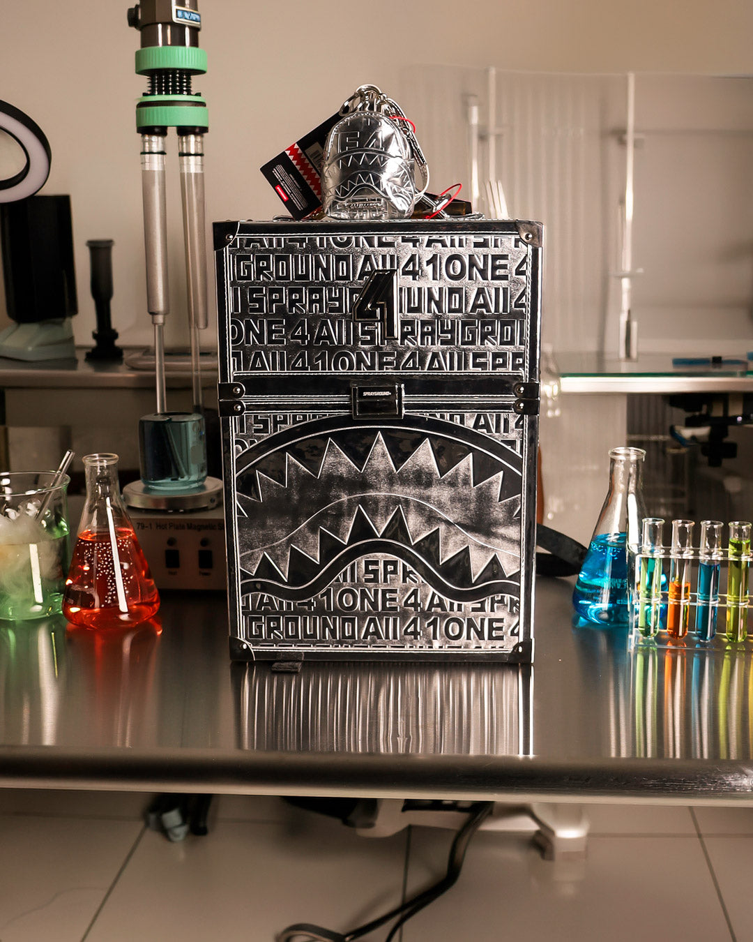 SPACE CASE BACKPACK KEYCHAIN